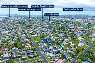 1/1 Tyne Road, Forrest Hill, North Shore City