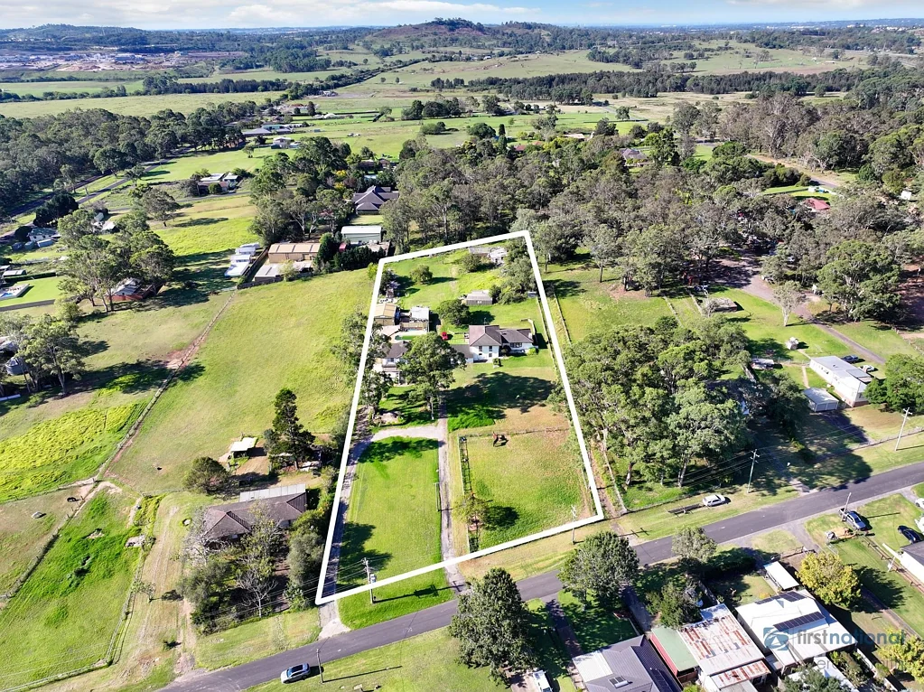 Menangle Park 8部屋 Development Potential on 2.47 Acres of Residential land