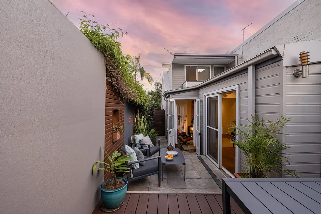 Newtown 2chambre Two bedrooms + study with north-facing outdoor living