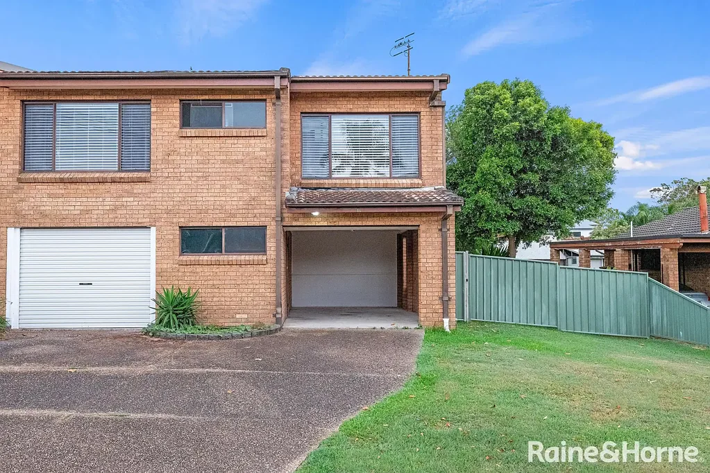Nelson Bay 3ห้องนอน Renovated Torrens Title Duplex: Unbeatable Location & Space!