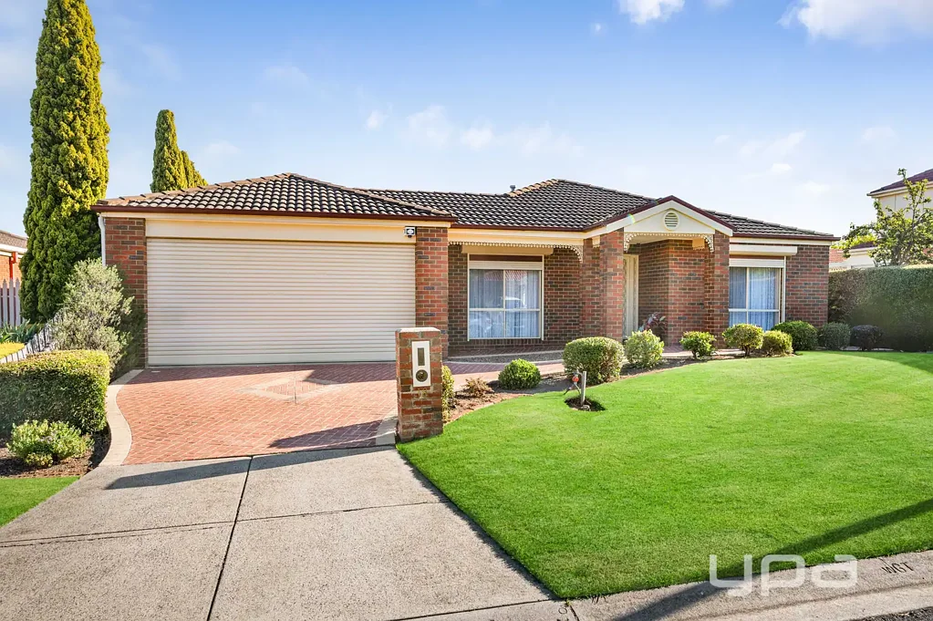 18 Thompson Crescent, Roxburgh Park, VIC 3064