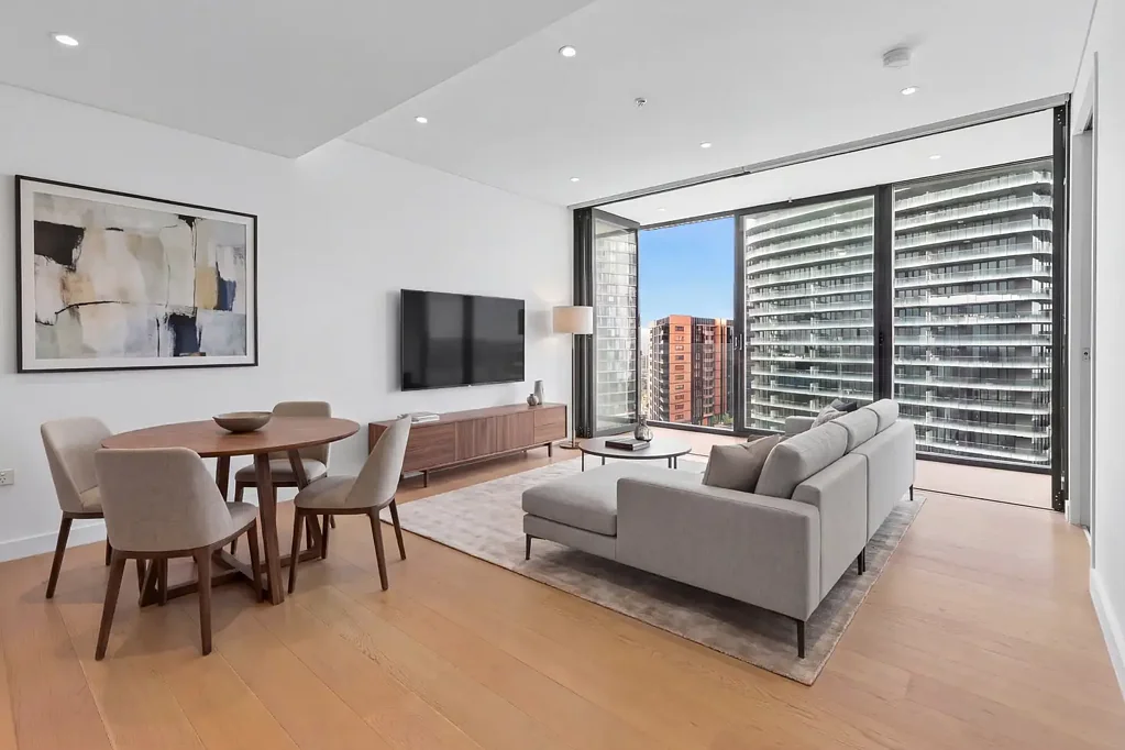 St Leonards 1Kwarto Elevated One Bedroom with Water & District Views