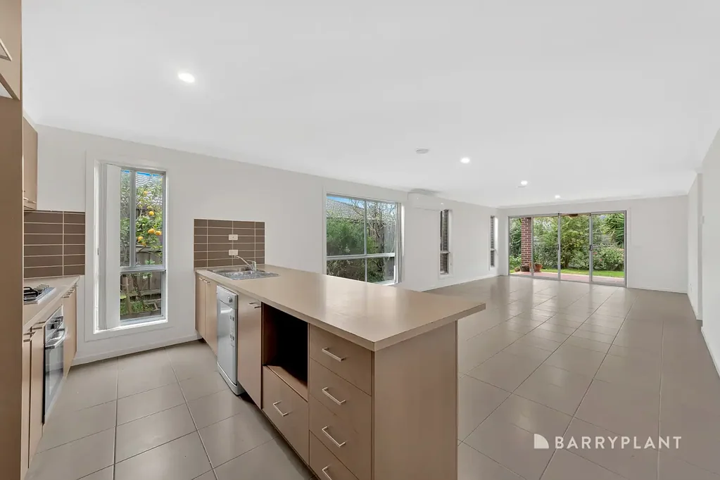 Modern Rental with Solar System!