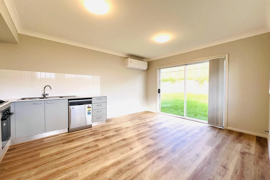 Modern 1-Bedroom Granny Flat in Quiet New Estate