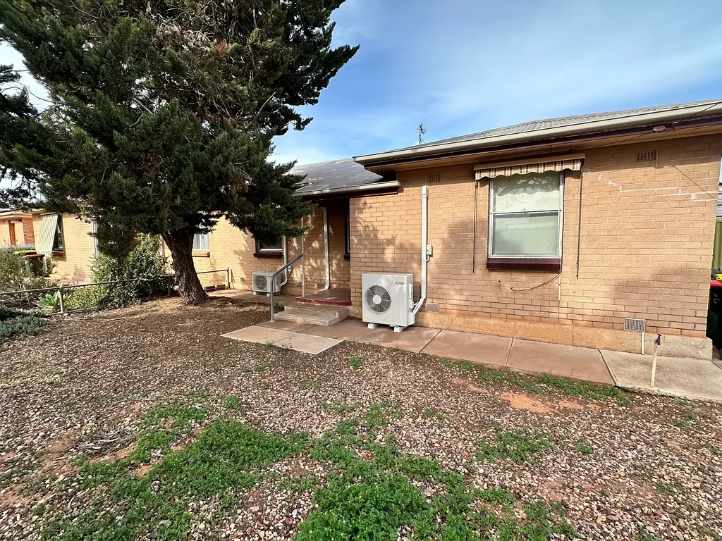 To register & apply for this property, please use this link: https://snug.com/