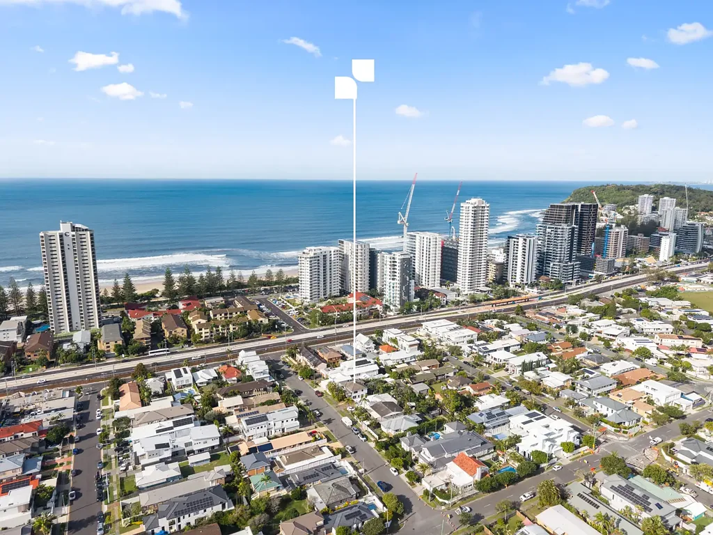 Burleigh Heads 6房  Blue-Chip Burleigh Home with Endless Possibilities