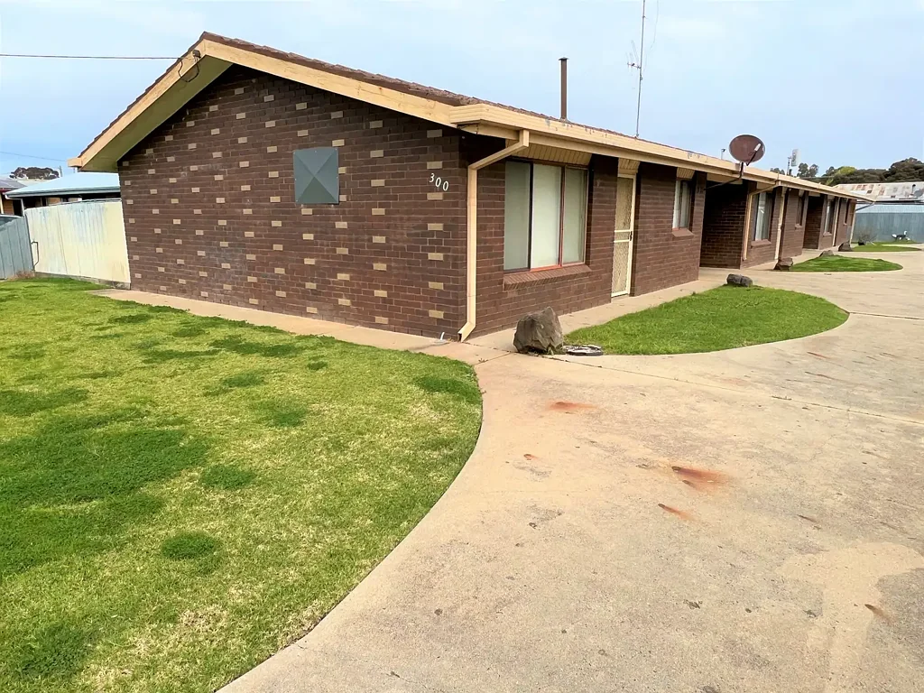 300 Fitzroy Street, Deniliquin, NSW 2710