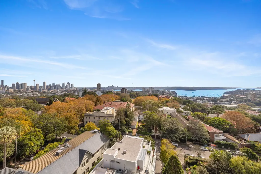 Panoramic Harbour Views | 3-Bedroom Apartment with a Large Garage!