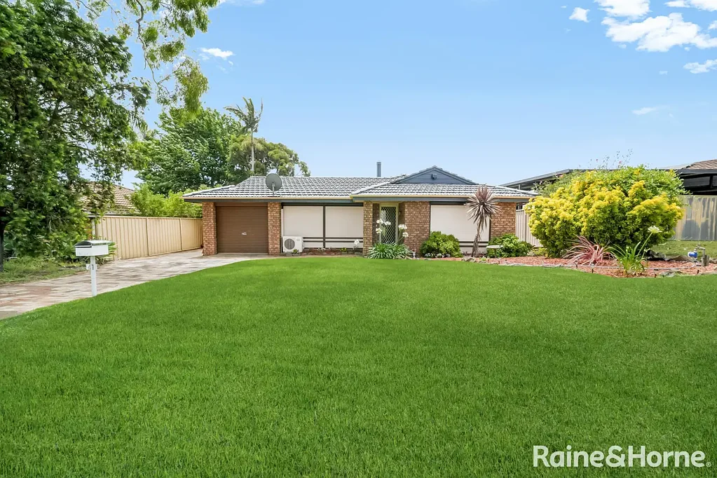 41 Lorenzo Crescent, Rosemeadow, NSW 2560