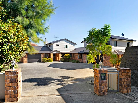 Pukekohe 6房  Ultimate Family Lifestyle - Income & Views