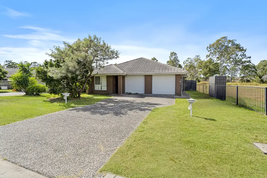 Crestmead 5ห้องนอน DUAL KEY !!!! Investors Delight or Move in....This is a rare and must see !!!!!!!