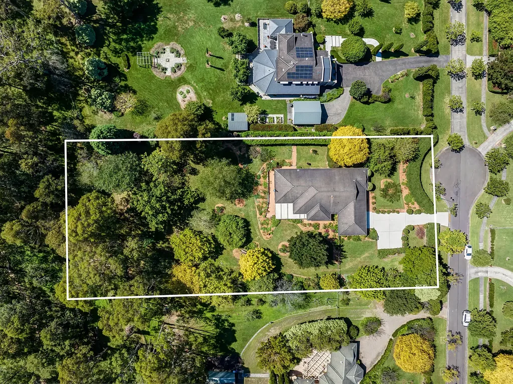 Bowral 4Phòng ngủ Elegant Family Haven Backing onto Mansfield Reserve