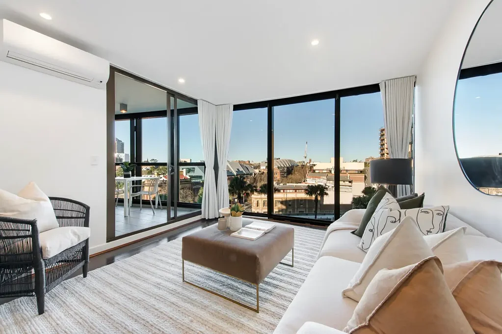 Surry Hills 2 Bedroom City Chic with Resort-Style Comforts and Spectacular Views