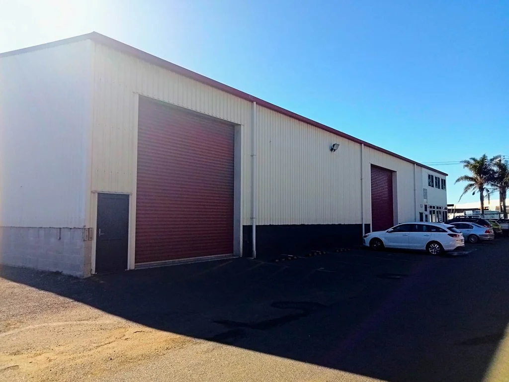 Mount Maunganui ROAD FRONT SHOWROOM WITH SOLID WAREHOUSING