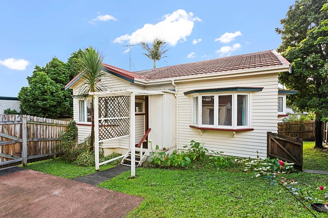 18A and 18 Ahiriri Avenue, Avondale, Avondale, Auckland City