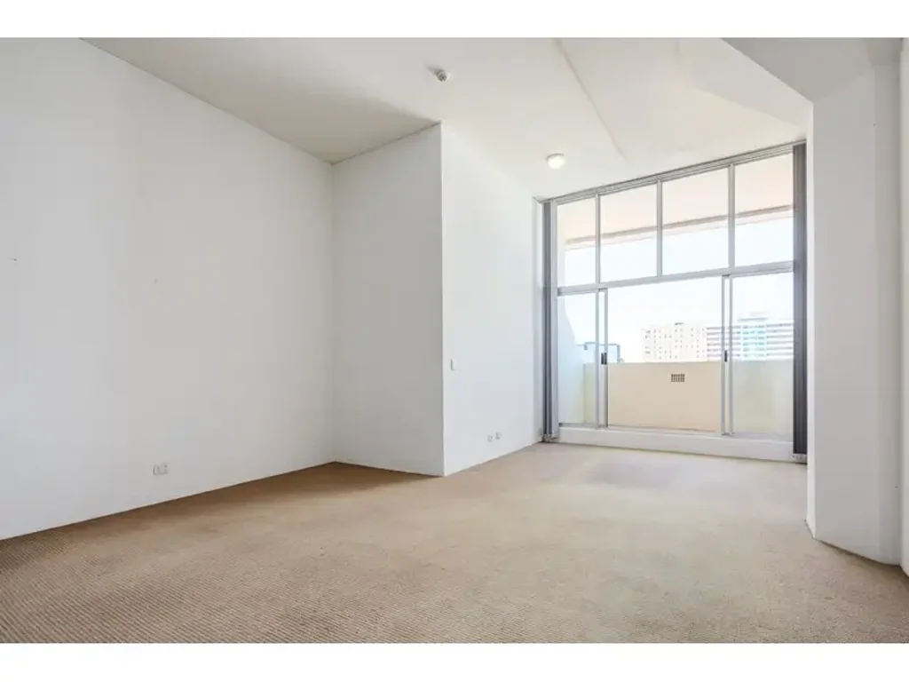 Sought After Rhodes House Apartment
