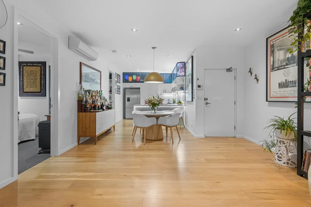 Hamilton 3Phòng ngủ Elegant Ground Floor Living – Private Sanctuary Offering Space & Lifestyle