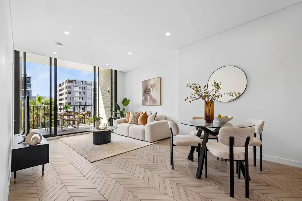 Contemporary Three-Bedroom Apartment in the Heart of Zetland