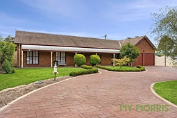 155 Newman Morris Circuit, Oxley