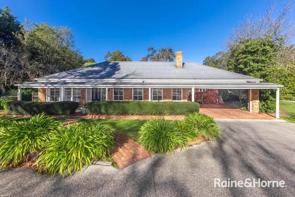 Gisborne 5બેડરૂમ Private Acreage, Premium Location - 3.85-Acre Lifestyle!