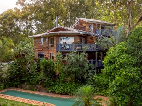 Currumbin Waters 4 Bedroom CURRUMBIN WATERS TREE HOUSE OASIS