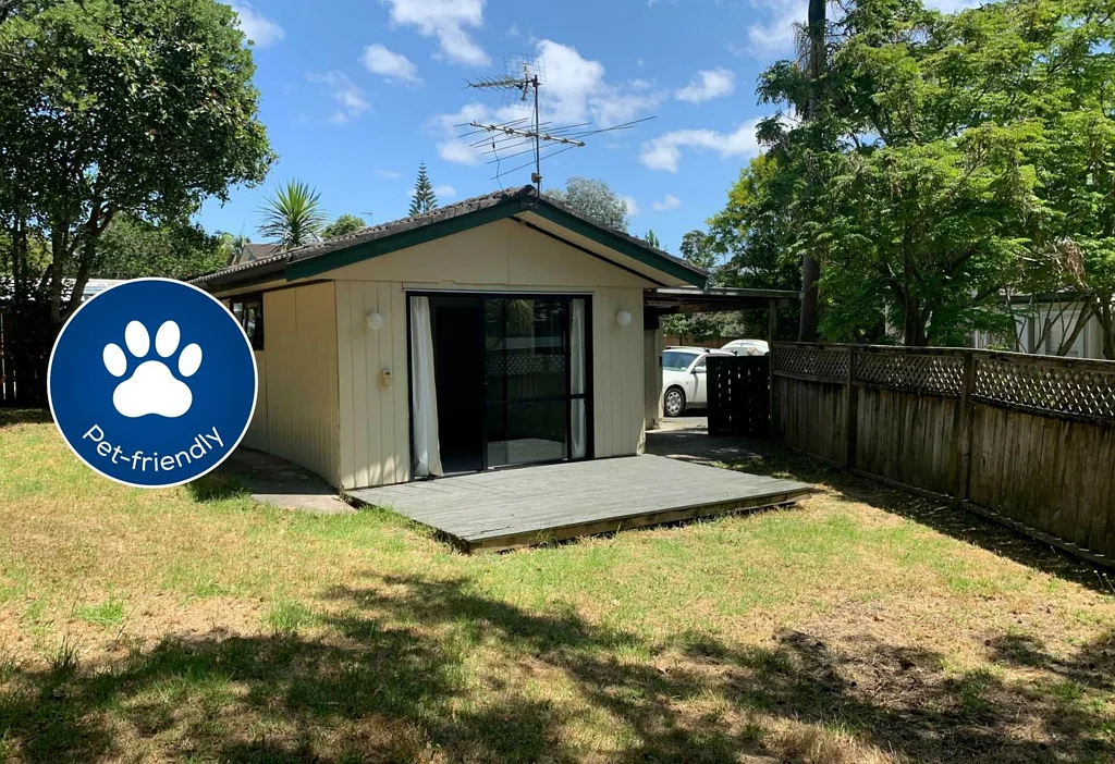 Private tidy home - Massey