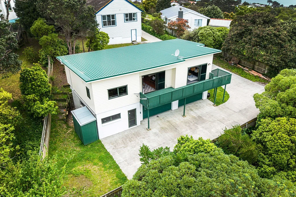 25a Hiwi Crescent, Titahi Bay, Porirua, Wellington