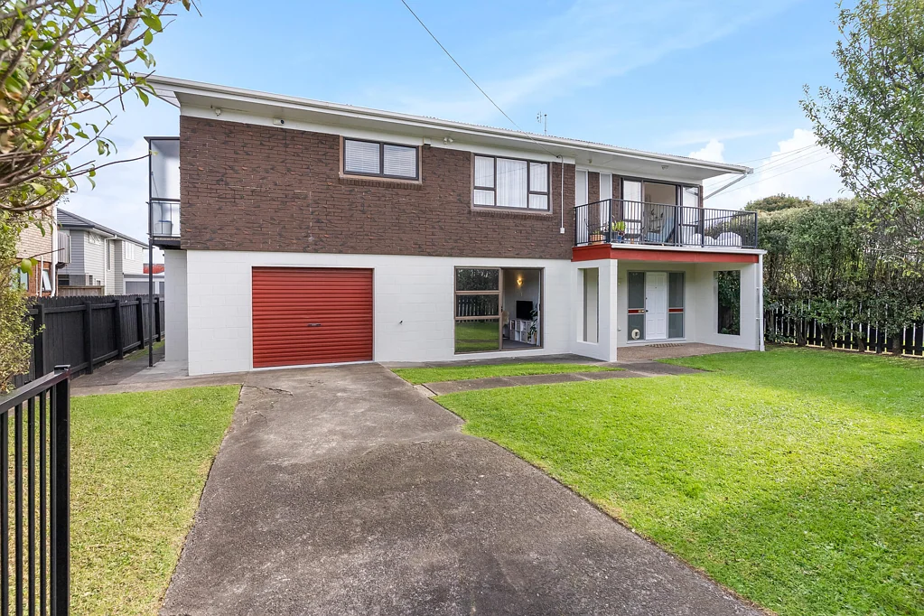 Te Atatu Peninsula 3Habitaciones Home, Income & Lifestyle Combined