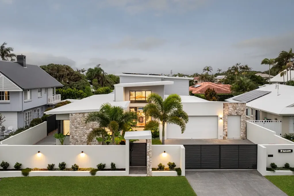Bokarina 5房  North-Facing Prestigious Coastal Luxury – Just Steps to Bokarina Beach