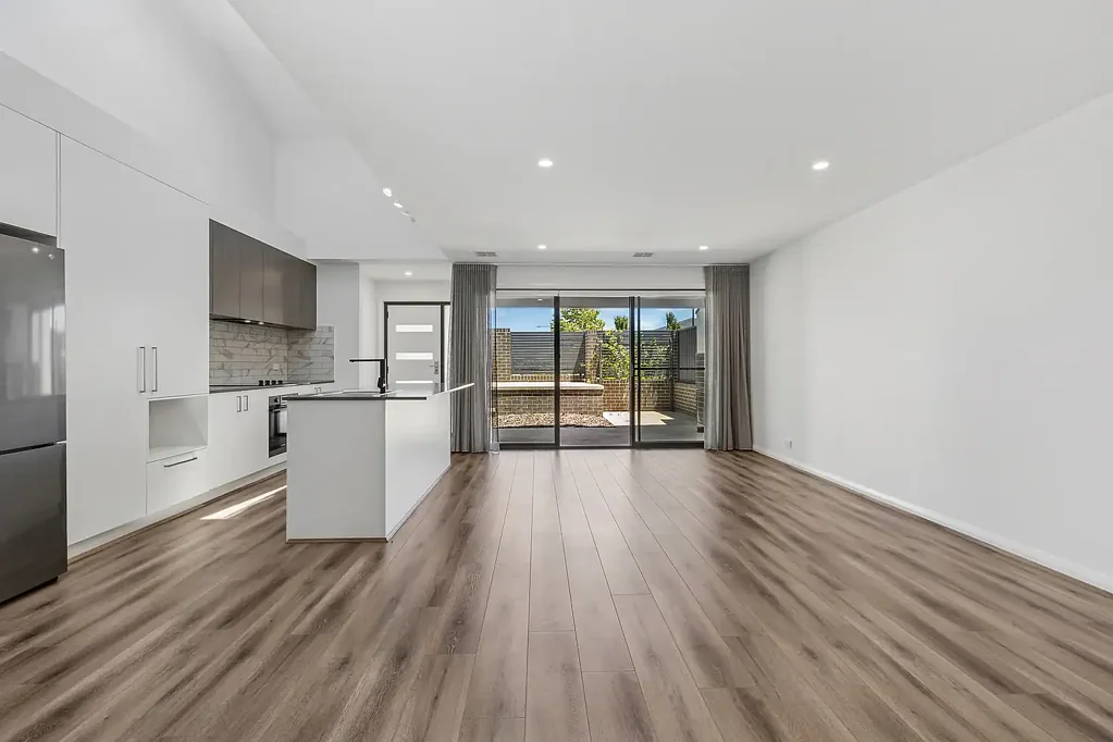 Strathnairn 3ਬੈੱਡਰੂਮ Modern 3 bedroom living - As new condition