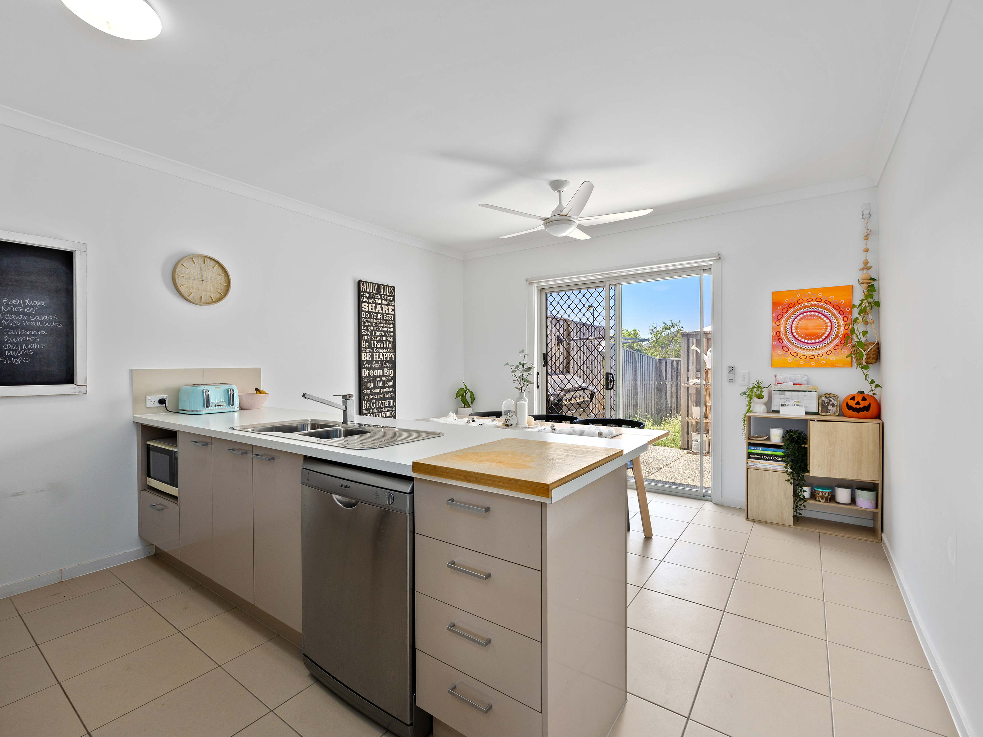 6 NAPIER CCT, SILKSTONE QLD 4304, 0房, 0浴, House