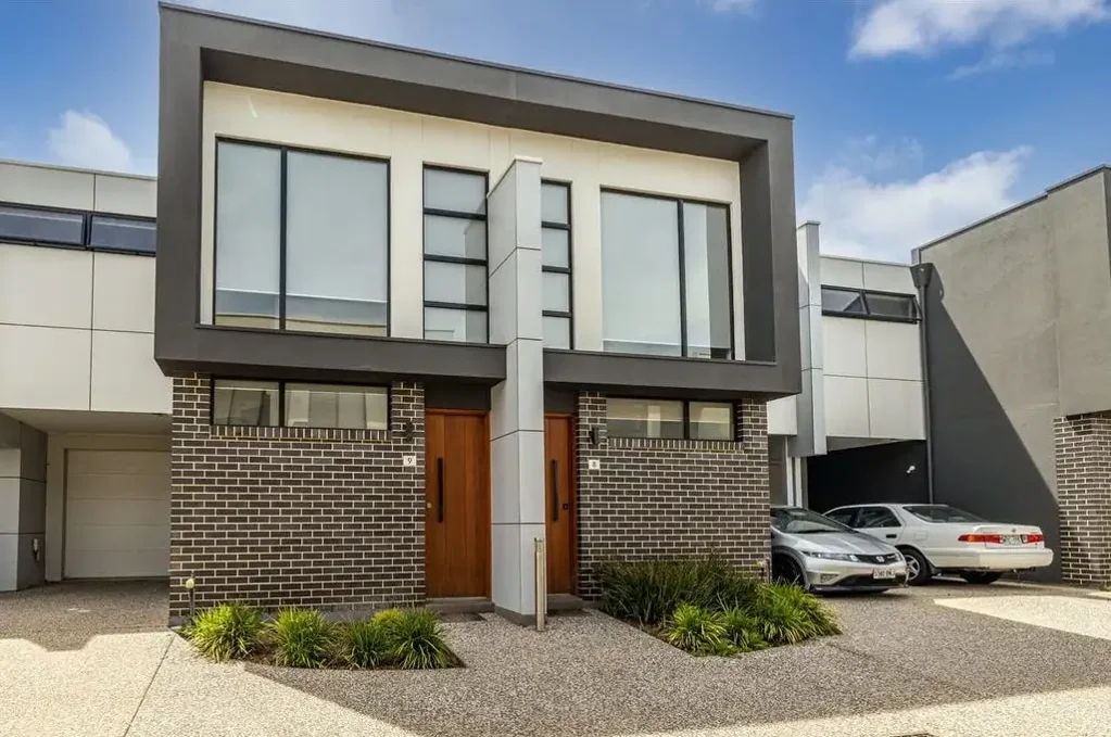 Spacious, Stylish & Ideally Located Three Bedroom Townhouse
