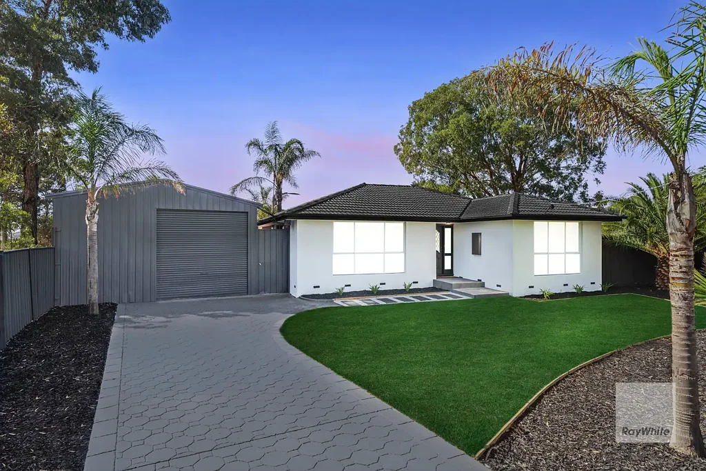 Keilor Downs 3房 宁静庭院绿洲 84sqm娱乐区 Man Cave 796sqm宽临街面 宽敞卧室地暖 开发潜力巨大 顶级学校近邻 Entertainer's Oasis Meets Incredible Development Potential!