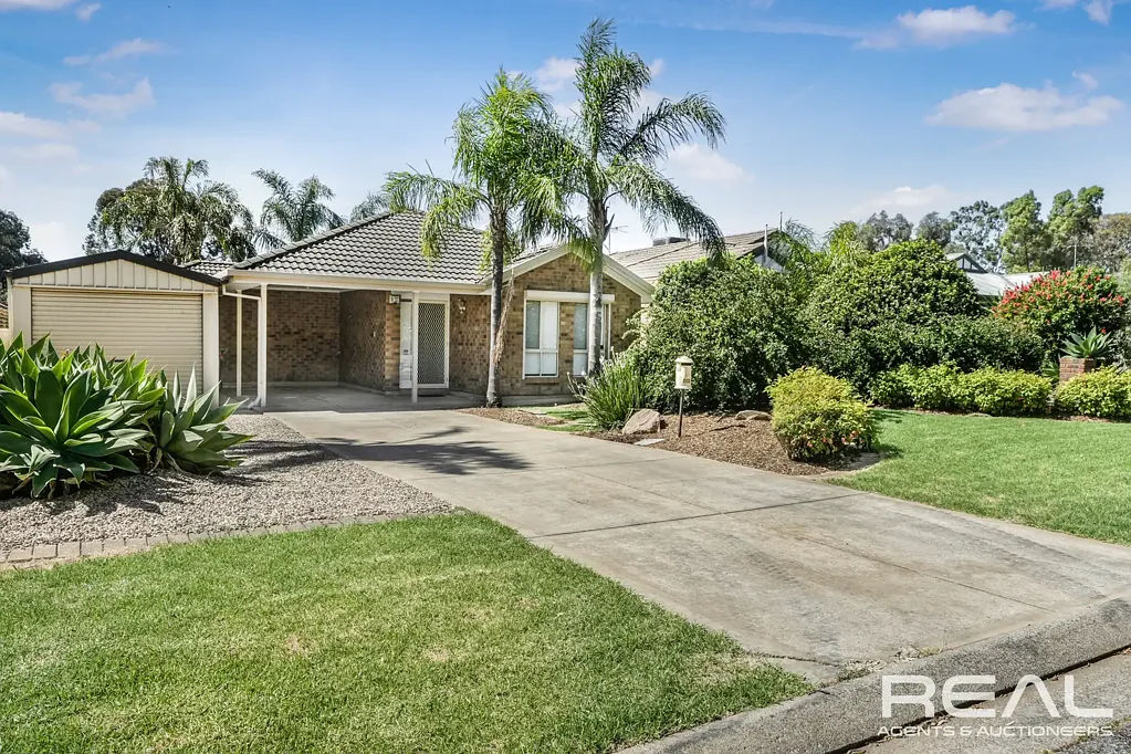 Salisbury Heights 3ਬੈੱਡਰੂਮ Presentation to please & size to surprise in a location you will love!