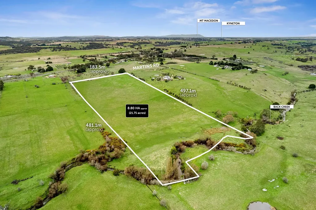 Taradale  Tranquil Acreage Overlooking The Back Creek Valley