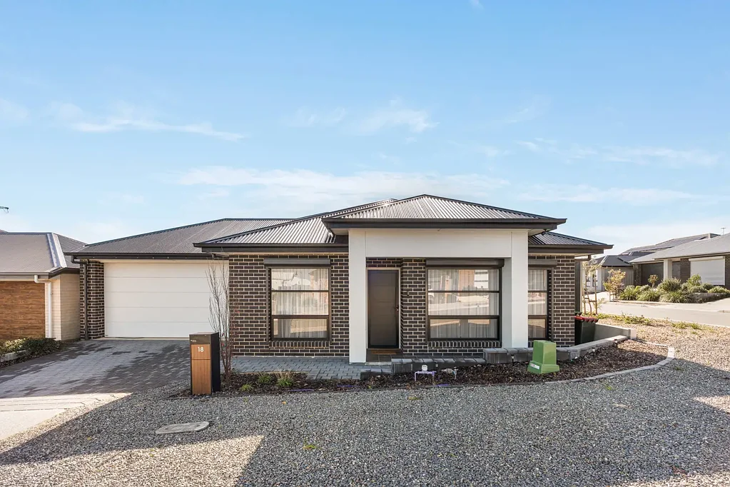Seaford Heights 3房  Where Modern Design Meets Everyday Comfort.
