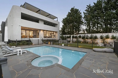 Brighton 3 Slaapkamer Apartment opulence with exclusive pool and private grounds