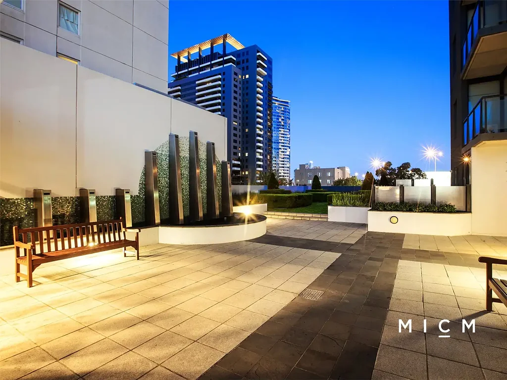 Great Location and spacious apartment: