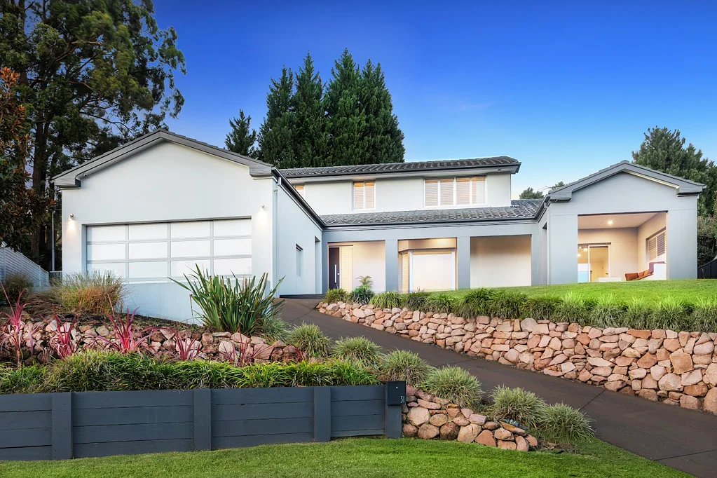 Castle Hill 6Zimmer Expansive designer residence commands elevated 909sqm