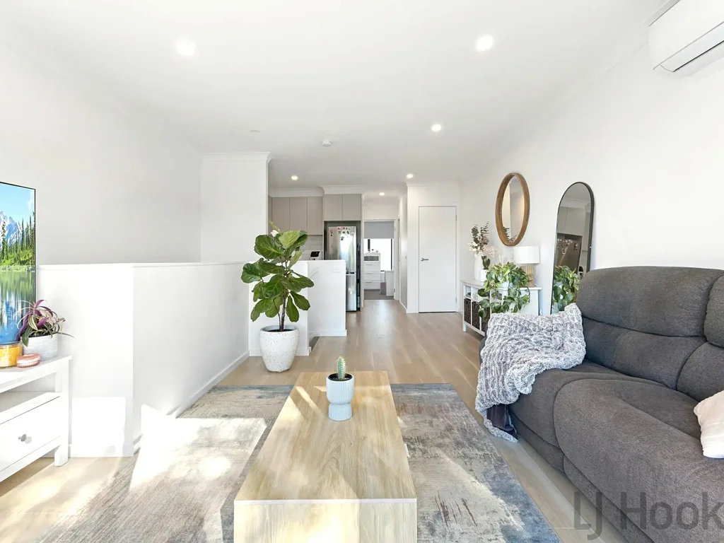 Boronia 2Kwarto Modern, light filled and in a premiere location!