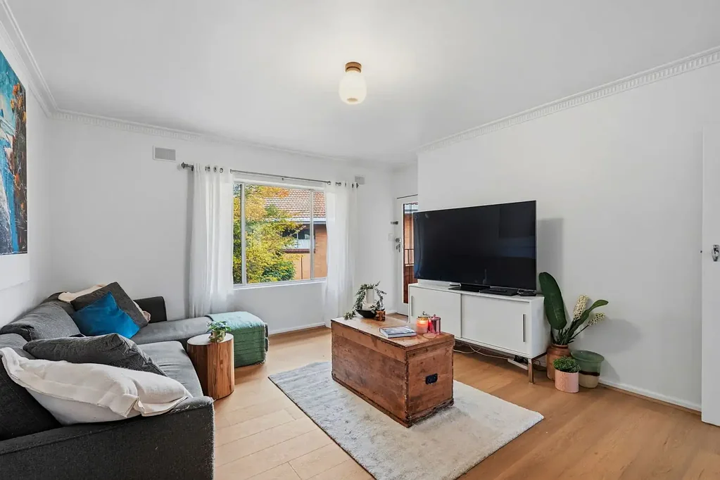 Clarence Park 2બેડરૂમ Light-Filled Living in a Leafy Clarence Park Pocket.