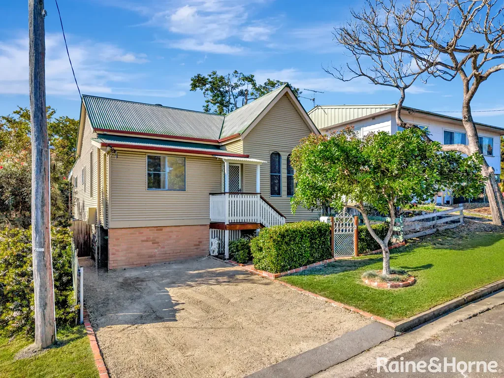 Maclean 3 Bedroom Elevated Maclean Cottage with Contemporary Style & Outdoor Appeal