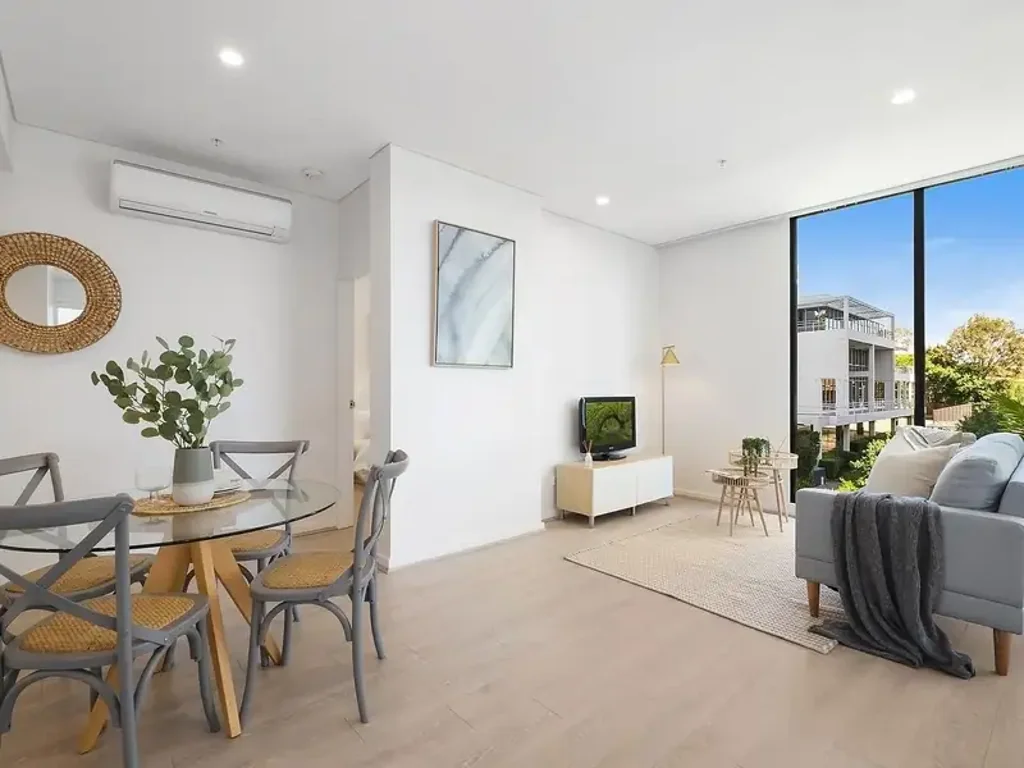 Unique 3 bedroom apartment in great location