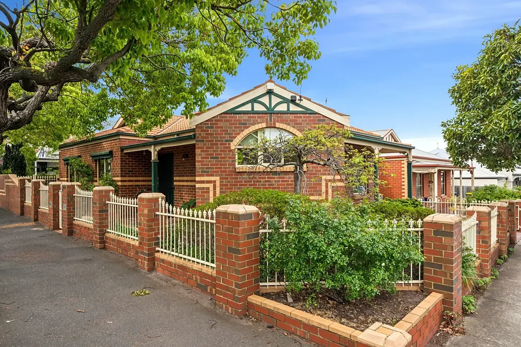 2/304 Pakington Street, Newtown, VIC 3220