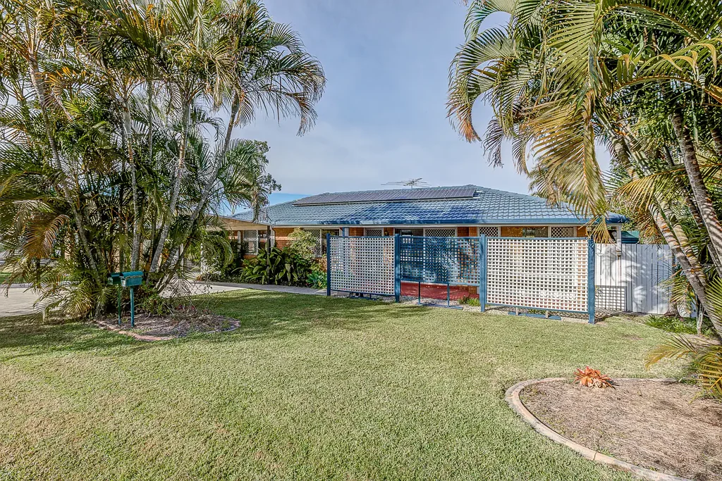 3 BEDROOM HOME WITH A POOL!