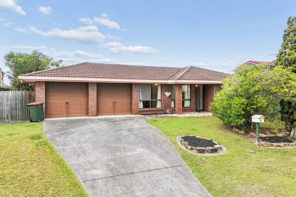 Algester 4房 坚固、宽敞，占地630平方米，等待您的重新构想！ SOLID, SPACIOUS & READY TO BE REIMAGINED ON 630SQM!