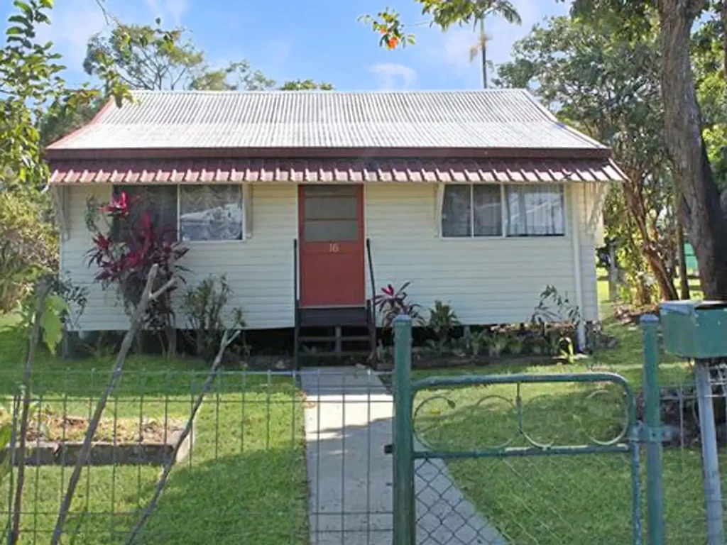 16 East Street, Sarina, QLD 4737