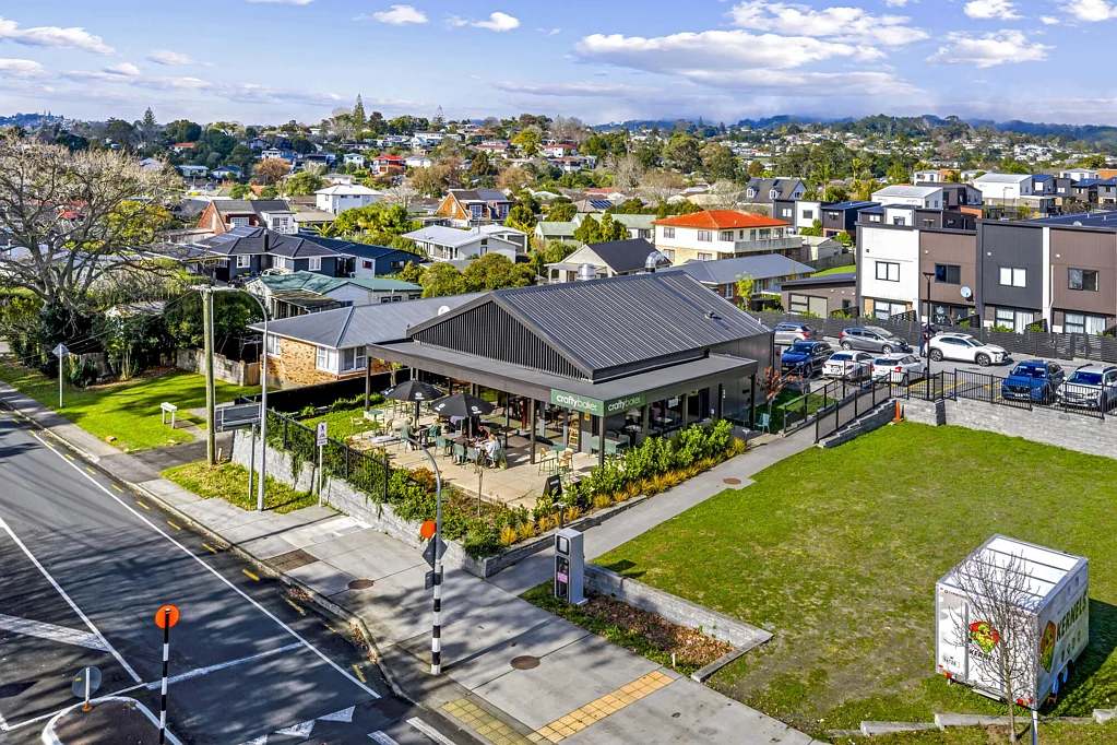 Glen Eden Modern hospitality investment – new 8-year lease