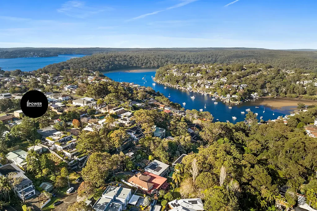 Gymea Bay 1Kwarto Prime 847sqm Landholding with DA Lodged for Duplex Development (STCA)
