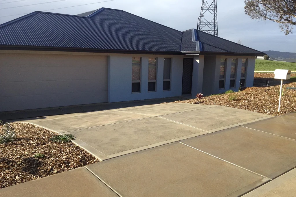 Family Home in the Bluestone Estate!